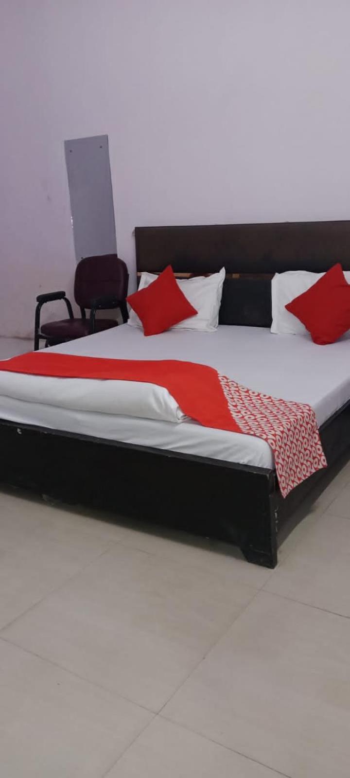 New Signature Village New Delhi Buitenkant foto